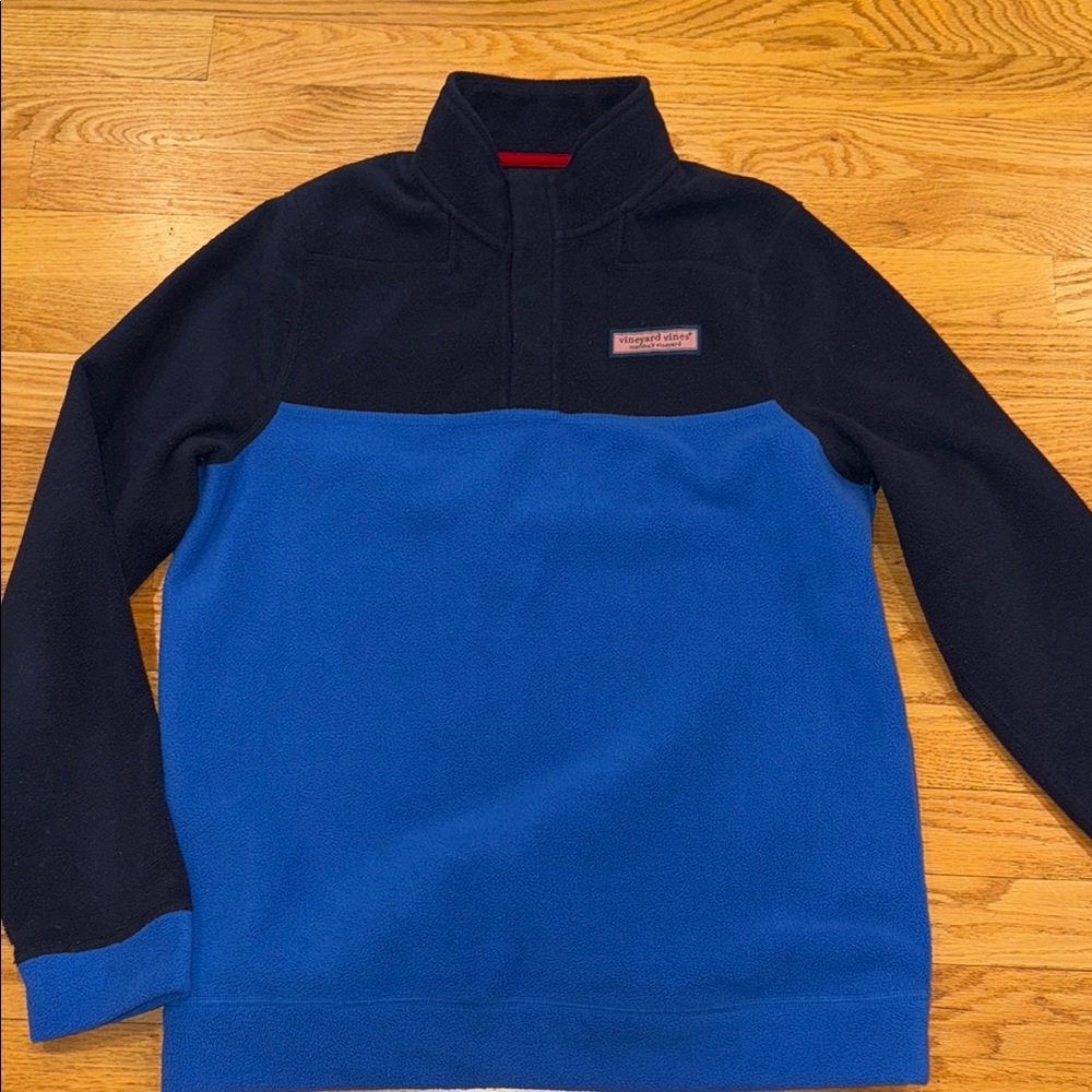 🐳 Boys vineyard vine fleece pullover in royal blue and navy size XL 18